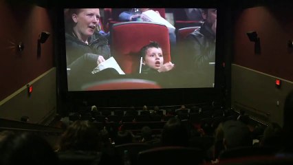 Un enfant atteint d'un cancer a une surprise au cinéma