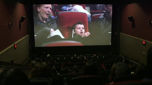 Un enfant atteint d'un cancer a une surprise au cinéma
