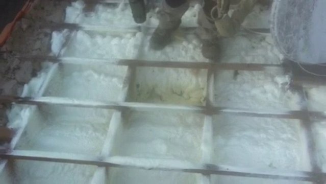 ISOLATION COMBLE, RAMPANTS DE TOITURE PAR PROJECTION DE MOUSSE POLYURETHANE 47,24,33 : MGS CALORIFUGE