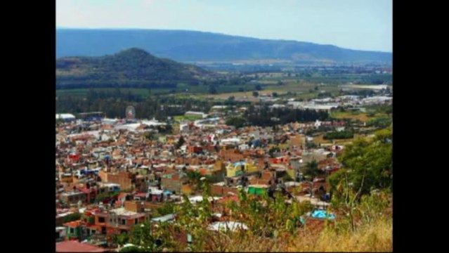VIDA EN LA ECONOMÍA ATOTONILCO EL ALTO Por: Efrén Lozano Hernandez