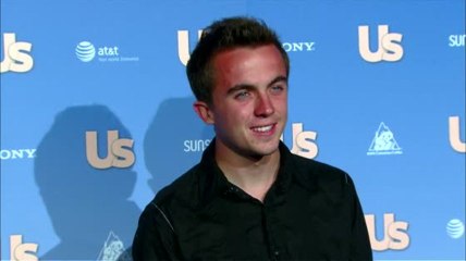 下载视频: Frankie Muniz Suffers Another Mini-Stroke