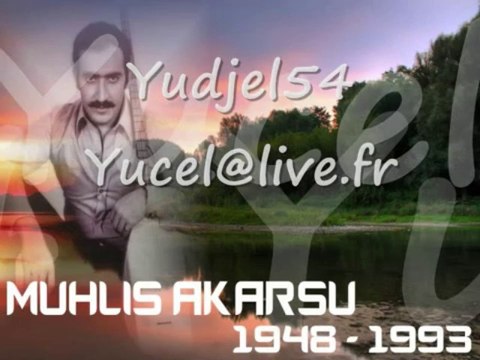 Muhlis Akarsu - Vay gözünü sevdiğimin dünyasi [ SÖZLER ILE ]