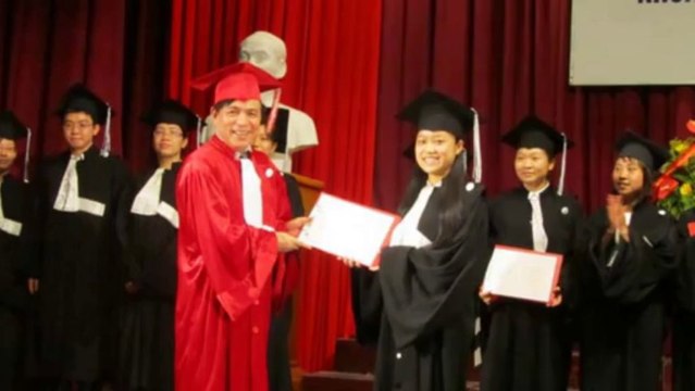 May áo cử nhân, áo tốt nghiệp tại Hà Nội và tp HCM