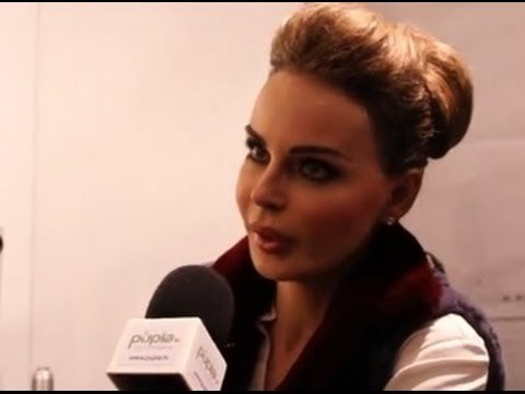 Trentola Ducenta (CE) - Nina Moric alla fiera Mia sposa (24.11.13)