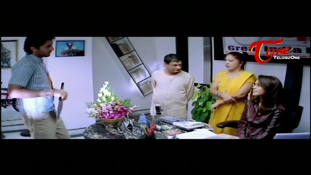 Ram Movie Comedy Scene | Hot Beauty Fell In Love With Nitin - video  Dailymotion