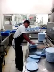 Laver 50 assiettes en 10 secondes1