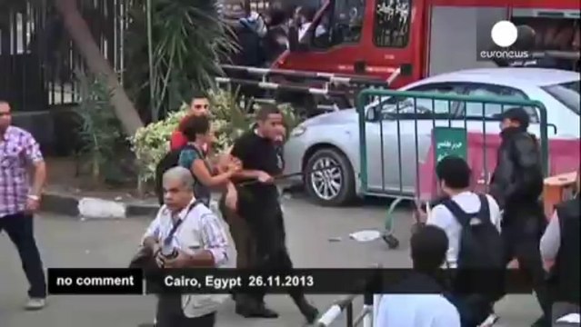 Demonstrators defy Egypt protest law