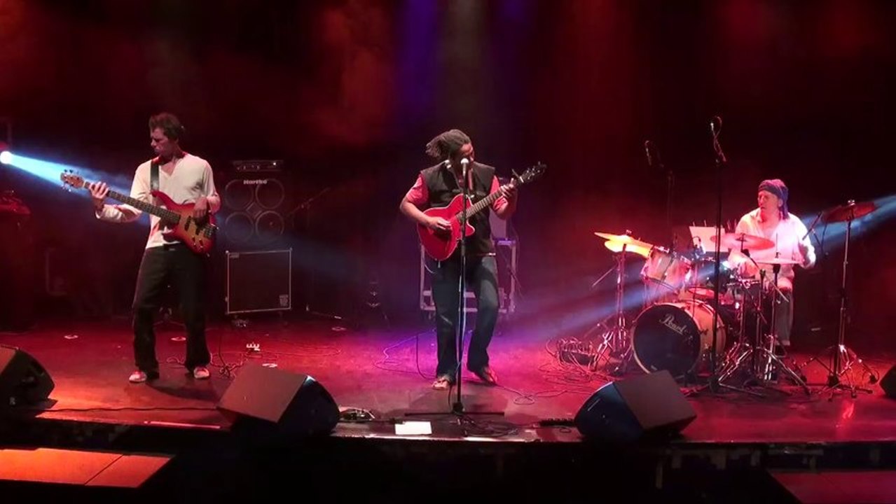 Boubé_LIVE_2013, Résidence à l'Arcade de Notre Dame de Gravenchon avec le groupe Boubé, pour la sortie de son 2ème album " Sanka".