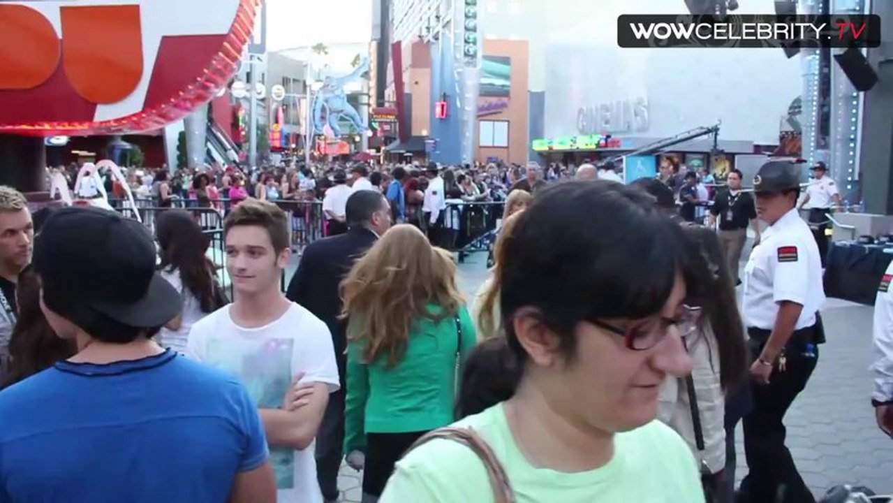 Bella Thorne at CityWalk in Hollywood