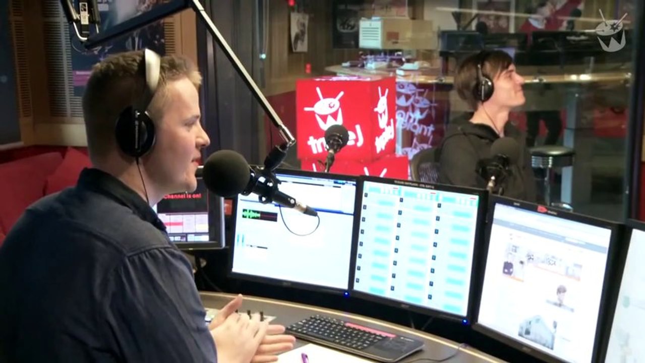 Vance Joy covers Adele 'Rolling In The Deep' for Like A Version