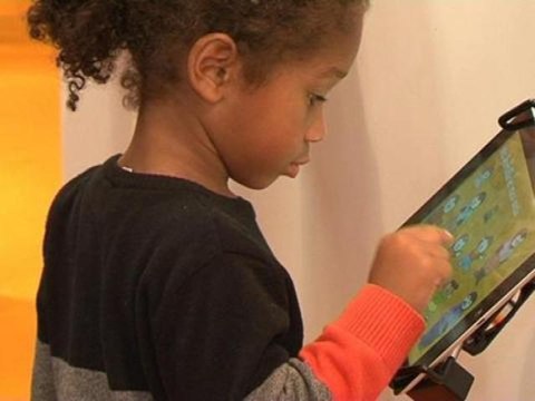 Salon du livre jeunesse: des tablettes tactiles pour séduire les enfants - 28/11