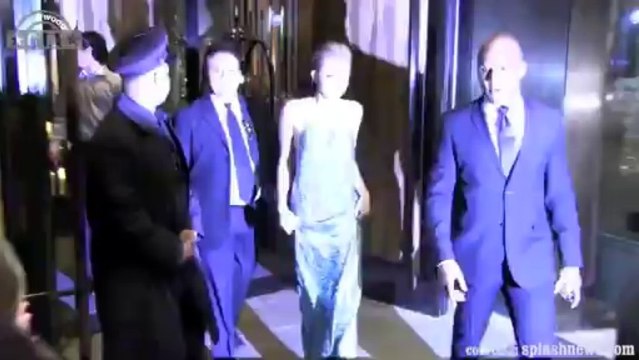 American Music Awards 2013 - Miley Cyrus Wrecking Ball Performance Out AMAs 2013