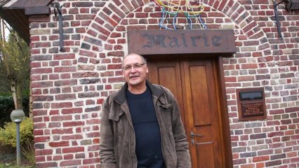 Jean Jacques Lebreton et la plus petite mairie de France