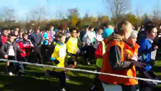 Départ benjamins garçons (avec chute...) cross départemental 2013