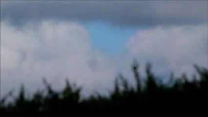 chemtrail shadowspooks-carry on follow that black line...[24/10/2013,suffolk].