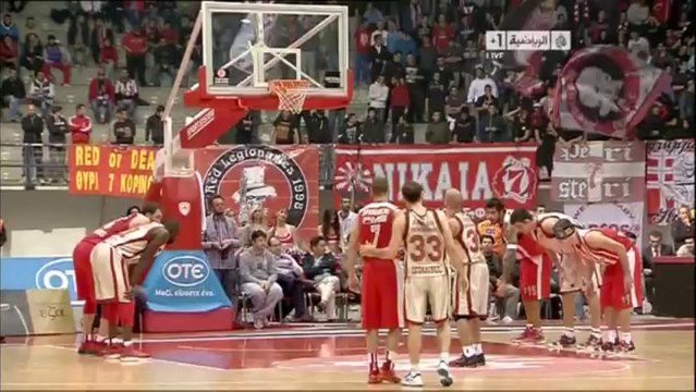 Olympiakos-G.Saray maçında kavga çıktı!