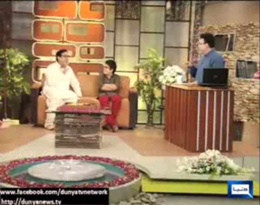 Azizi Funny Interview with Junaid Saleem Son (9th August 2013)