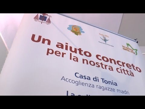 Napoli - Violenza sulle donne, incontro alla Casa di Tonia -1- (28.11.13)
