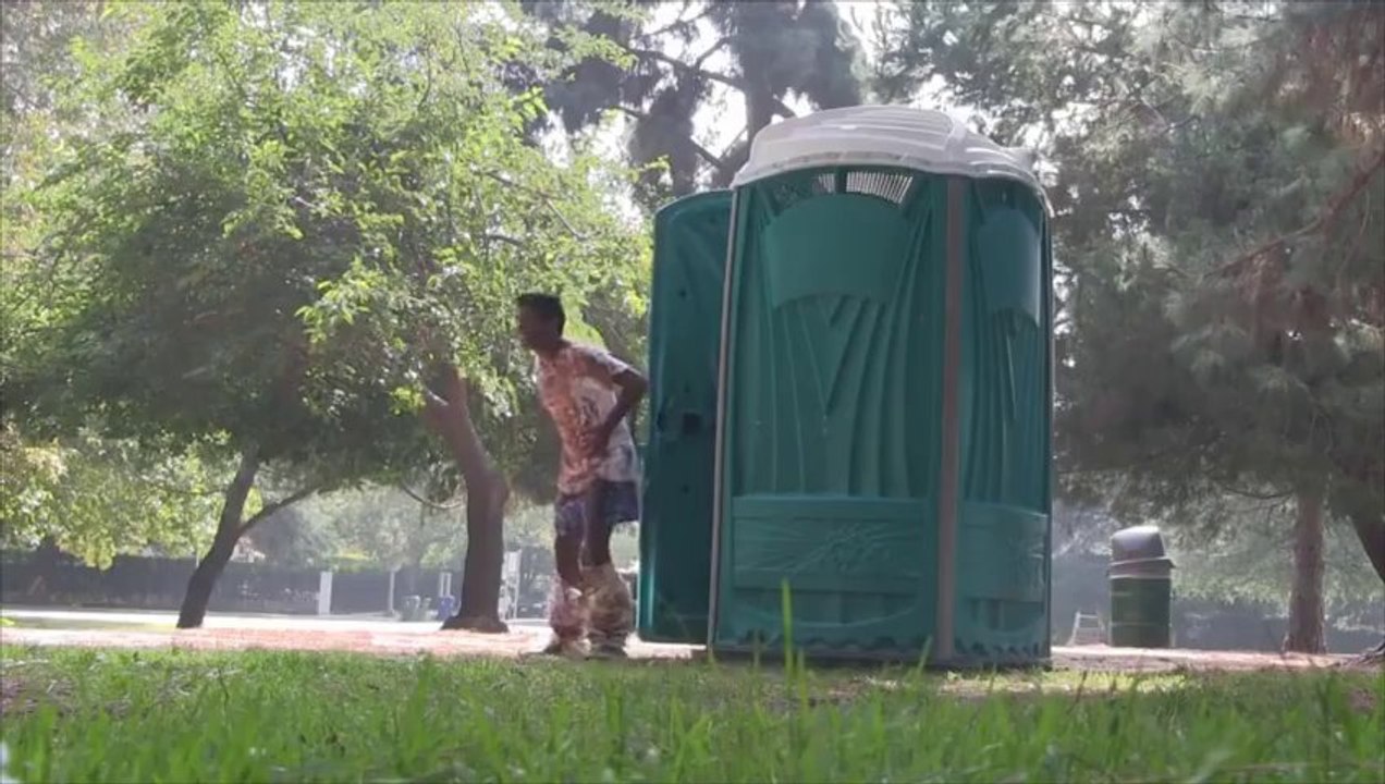 Explosive Porta Potty Prank poop everywhere! funny Vidéo Dailymotion
