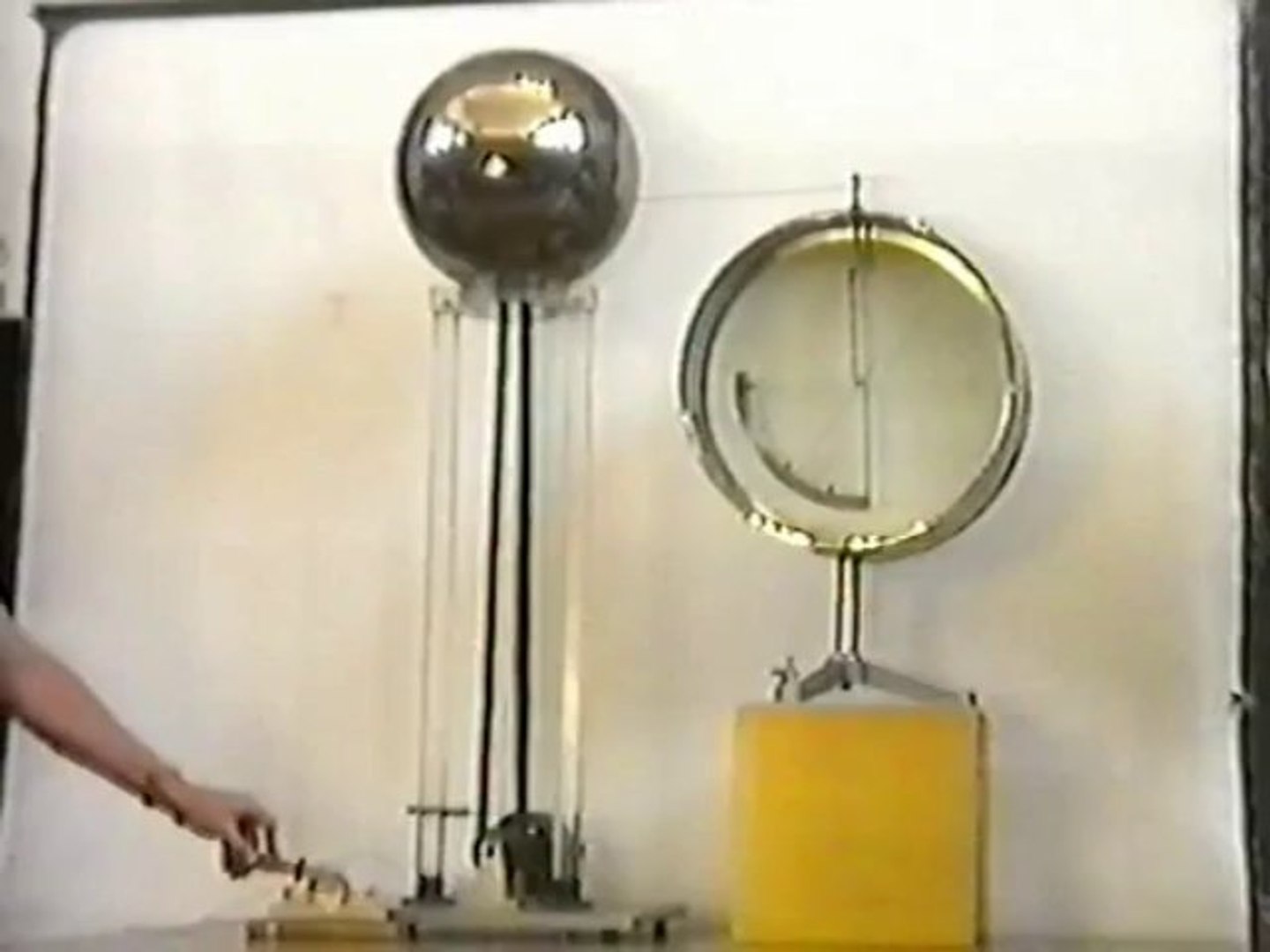 Генератор Ван-де-Граафа