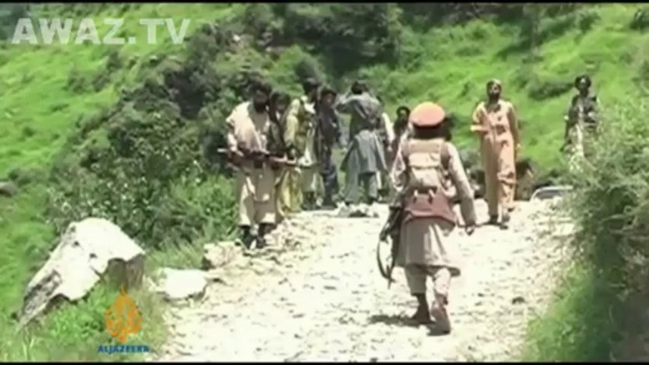 Pakistans army chief hands over power