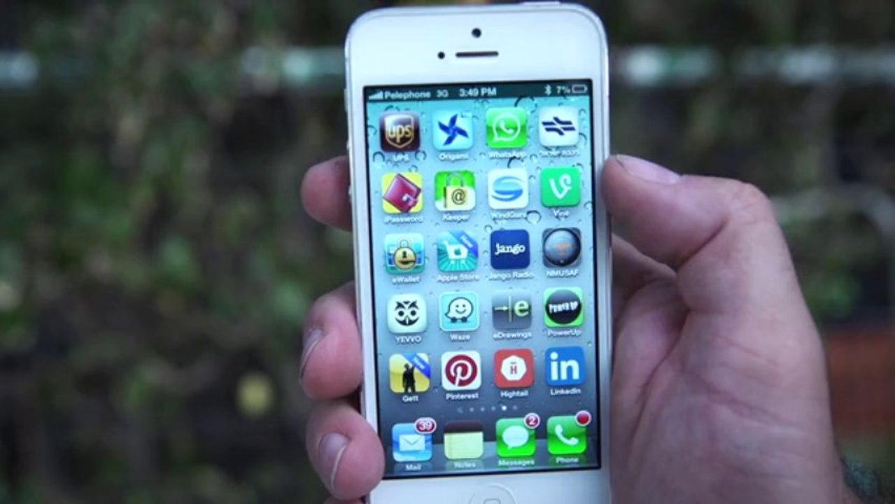 PowerUp 3.0 : Avion en papier contrôlé par smartphone