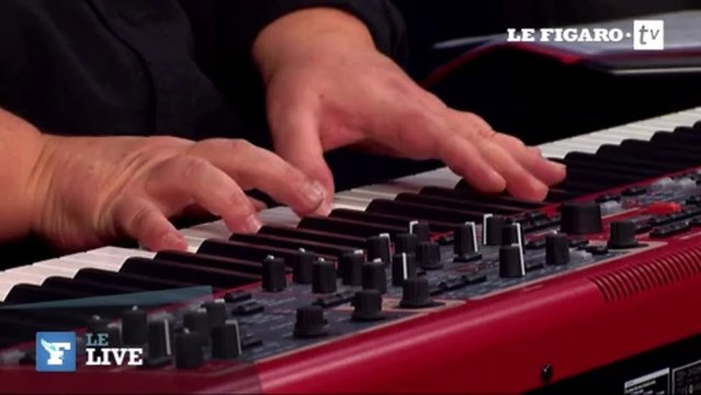 Juliette chante Les Doigts Dans Le Nez en live