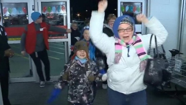 Shoppers battle for holiday bargains