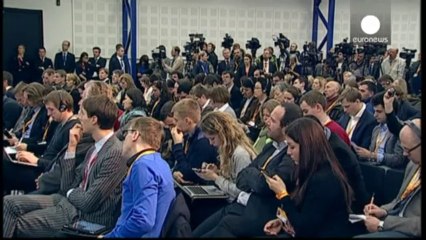 Скачать видео: Vilnius: al summit europeo Barroso critica 