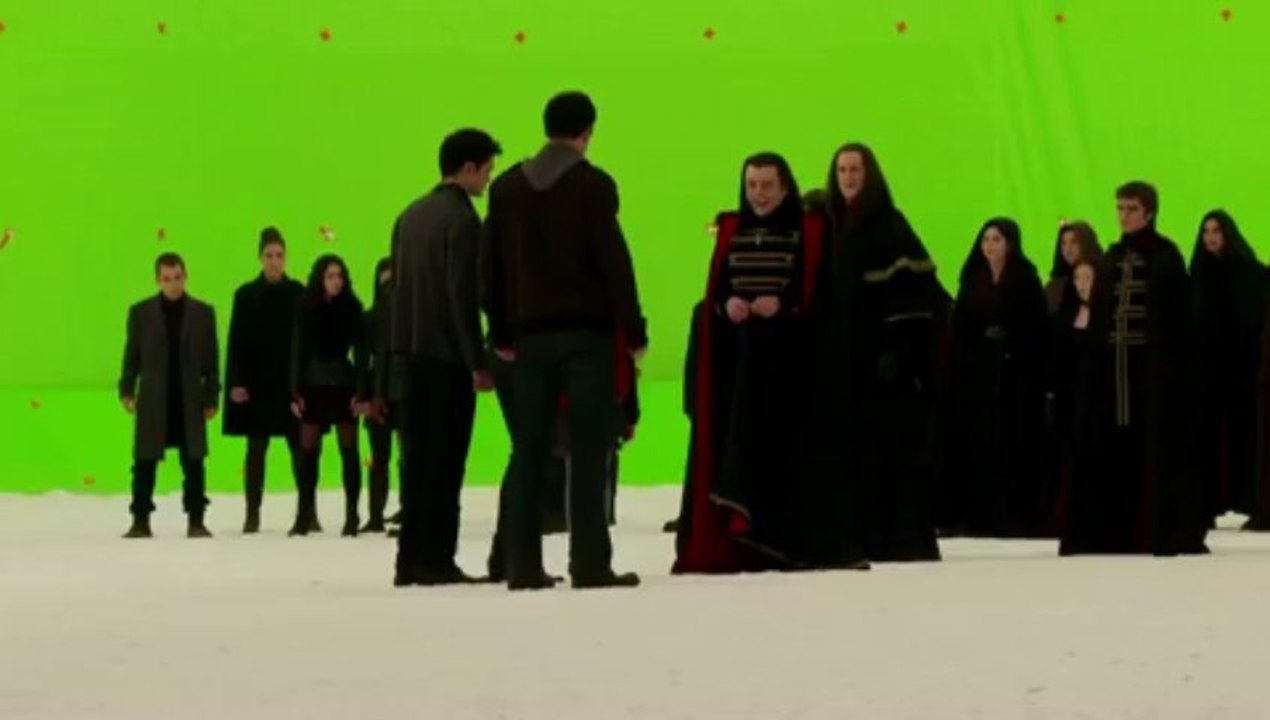 Twilight-Extra-Michael-Sheen-gets-into-character