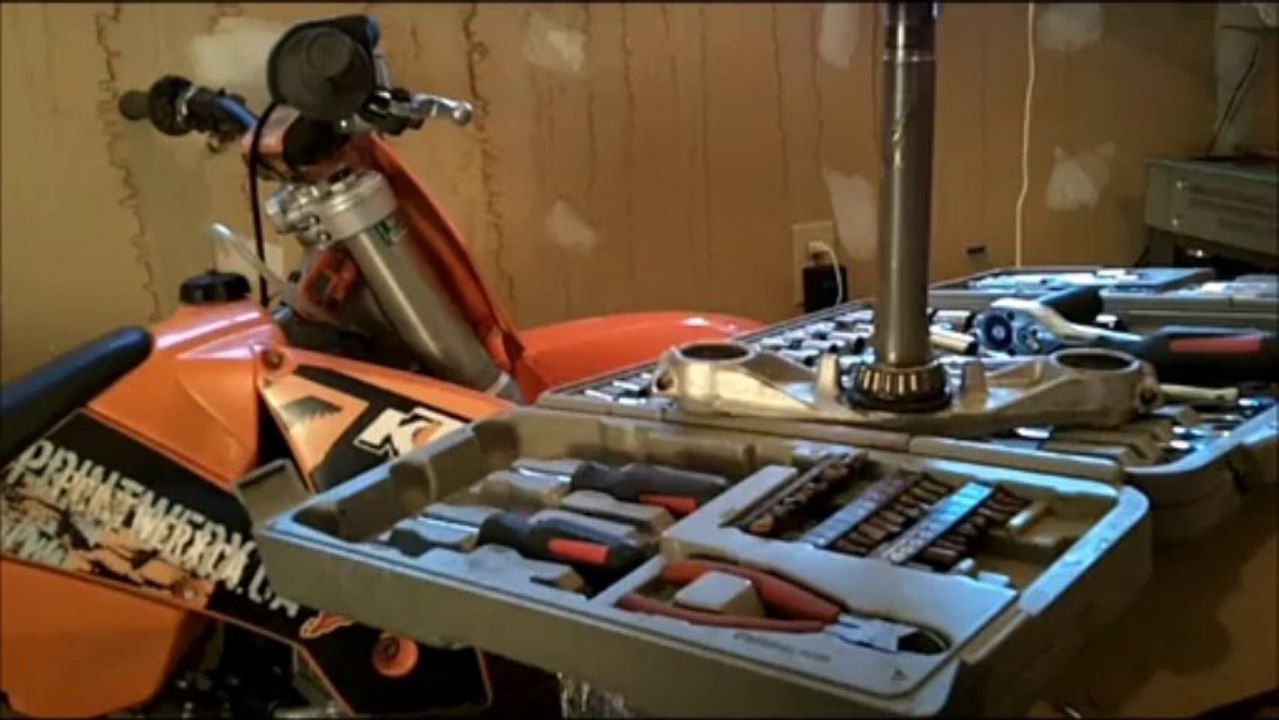 Greasing Motorcycle Steering Stem Bearings