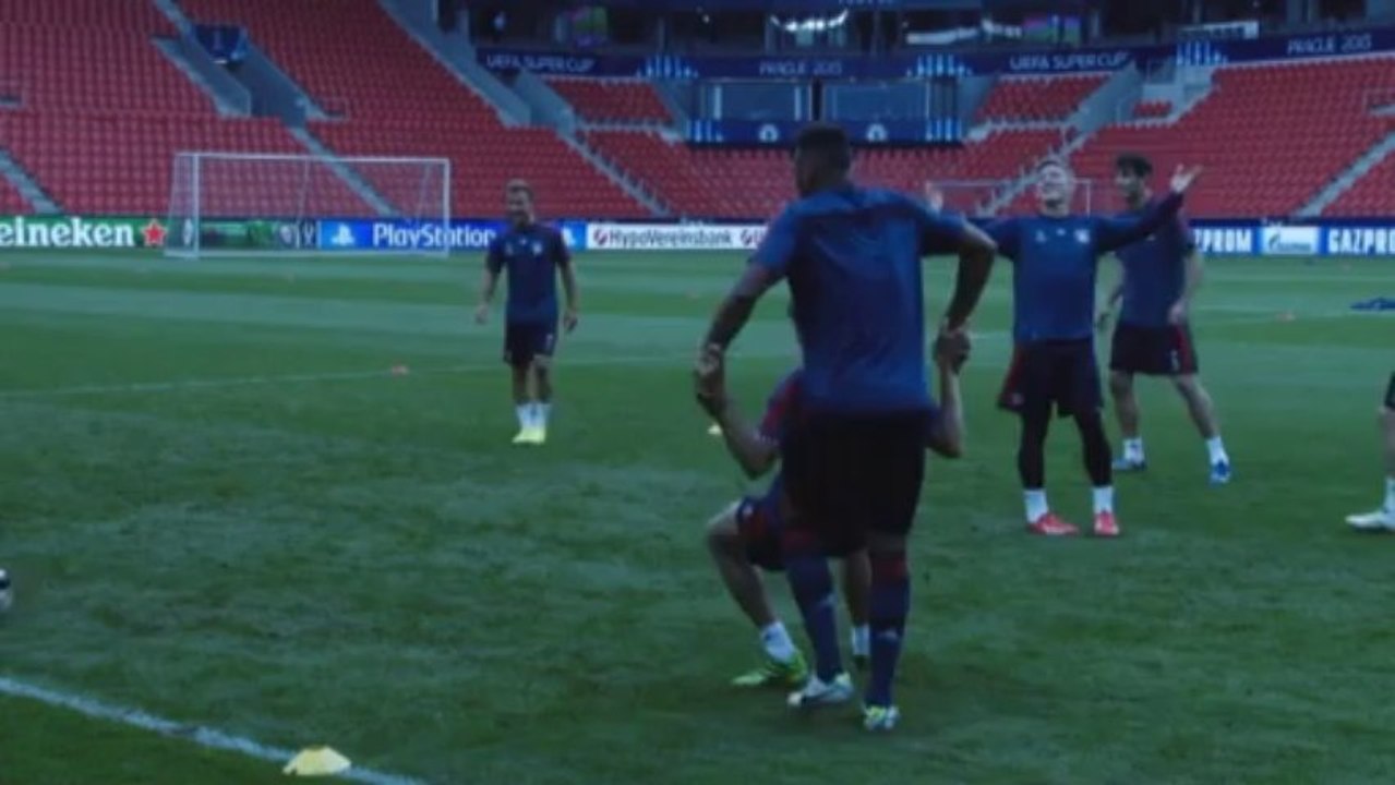 FOOTBALL: Bundesliga: