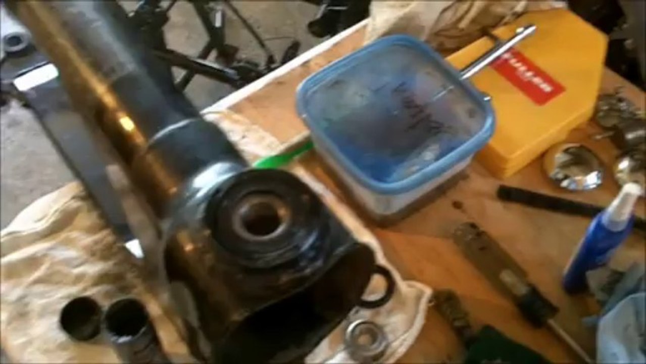 Kawasaki VN750 - Greasing Swing Arm Bearings