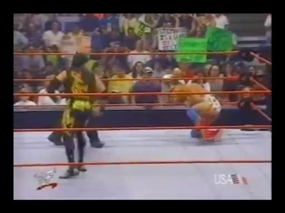 Eddie Guerrero vs Chyna vs Kurt Angle IC 9 4 00