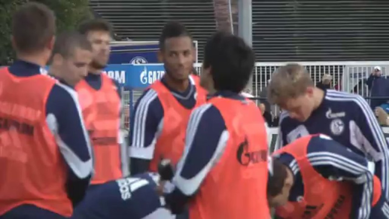 Saisonaus? Aogo reißt sich Kreuz- und Innenband