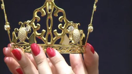 Tiara do casamento de Victoria Beckham vai a leilão