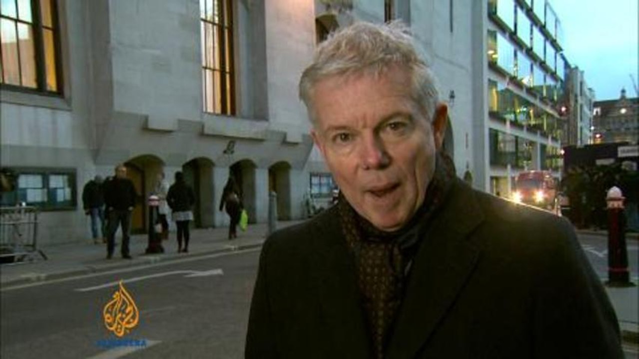 Prosecutor: UK soldier almost beheaded