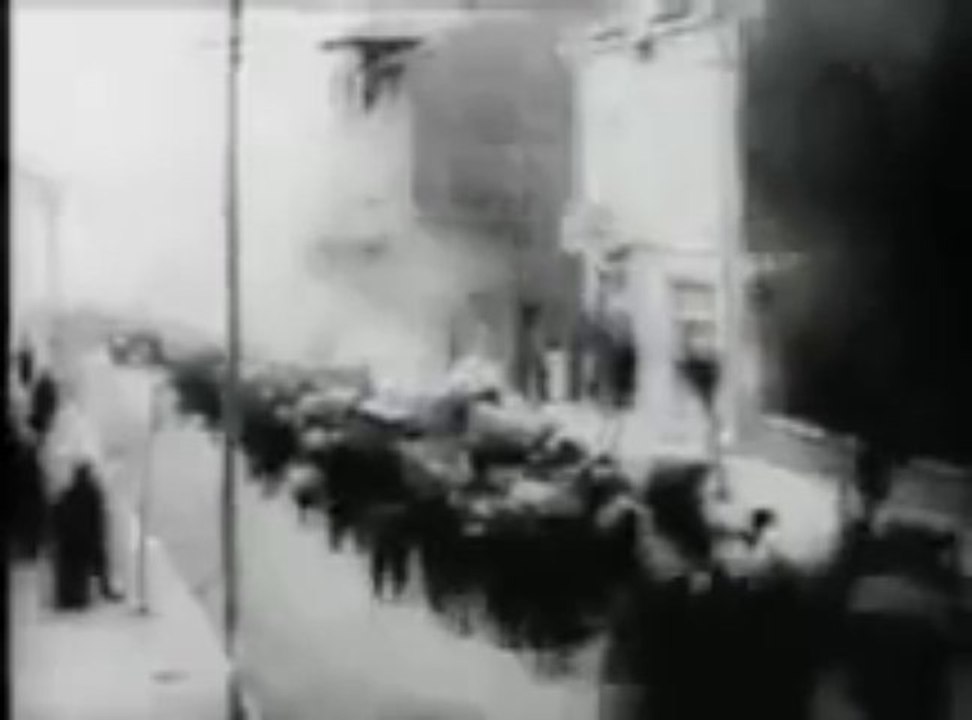 Amazing footage... Nazi soldiers transfer Jews...