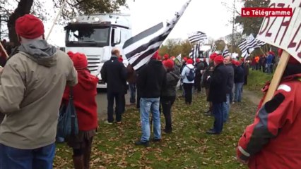 Rassemblement de Carhaix. Les camions et les tracteurs arrivent