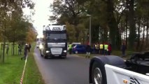 Arrivée des camions au rassemblement des bonnets rouges à Carhaix