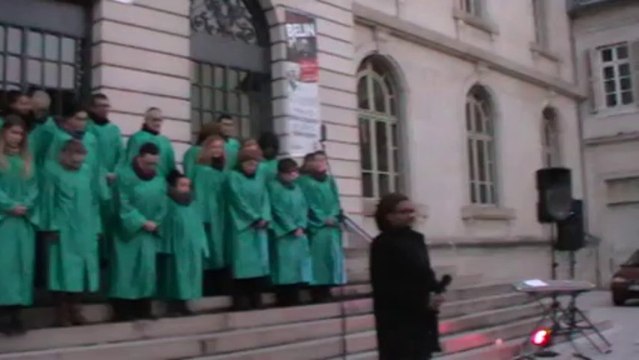 VESOUL : LANCEMENT DES ILLUMINATIONS DE NOEL ET HOMMAGE À MICKAEL FERREIRA