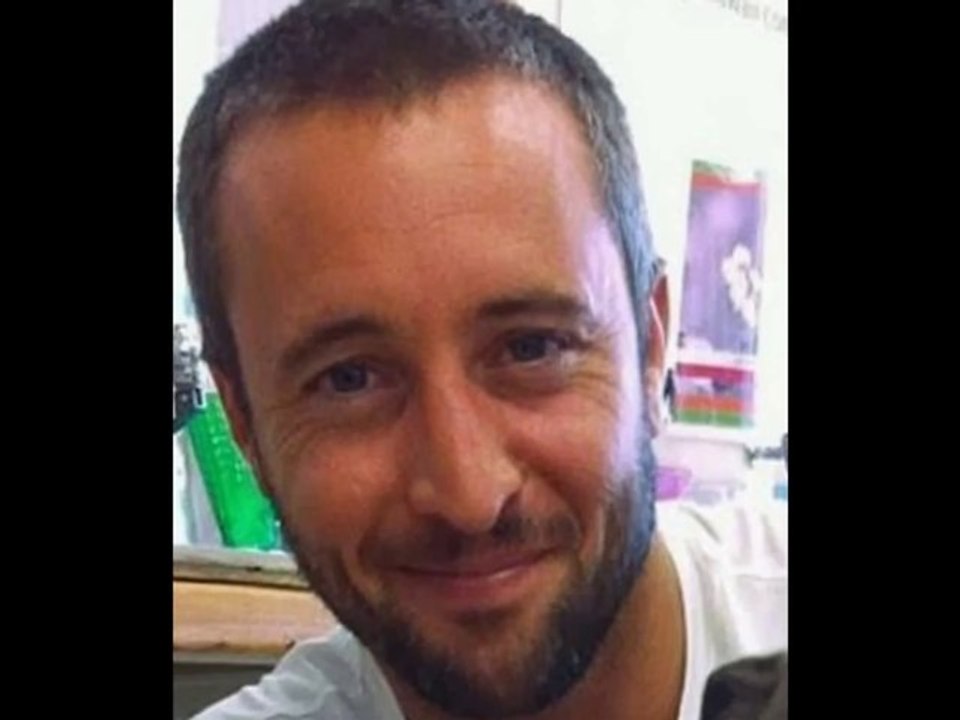 Alex O'loughlin - Are You A Mirror