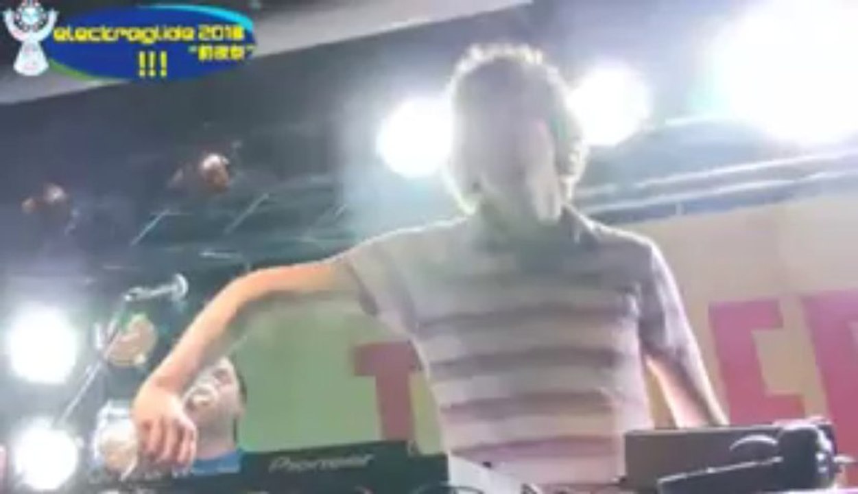 !!!(chk chk chk) DJ SET at TOWER RECORD SHIBUYA　2013/11/28