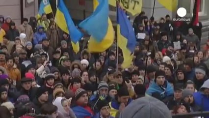 Ukraine : les manifestants s'installent aussi devant le tribunal de Kiev