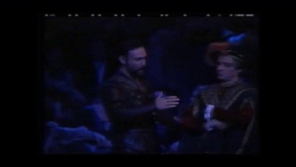 Otello Act 1:  Roderigo,ebben,che pensi ?  ..Roderigo beviam !..Qua,ragazzi ,del vino !