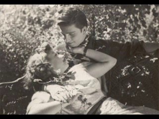 Zeki   Müren      -  Aşkımız eski bir roman