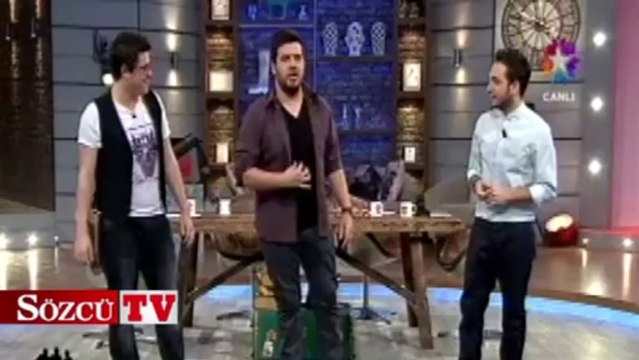 Canlı yayına fermuarı açık çıktı