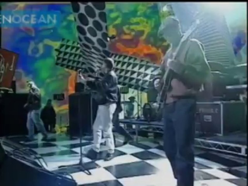 Happy Mondays - Judge Fudge Live on The Word s02e01 25/10/91