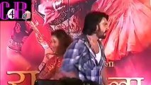 Ranveer Deepika Romance during Ramleela Promotions