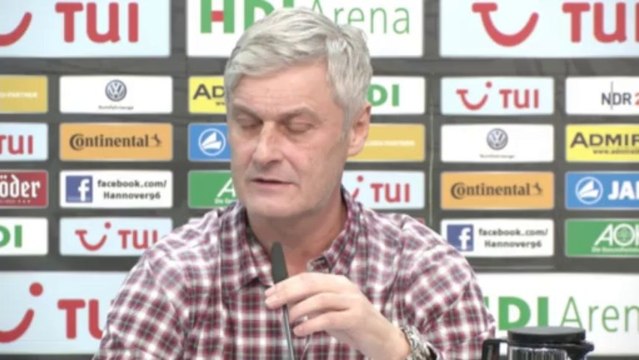 FOOTBALL: Bundesliga: Veh: Wir müssen erst einen erschießen...